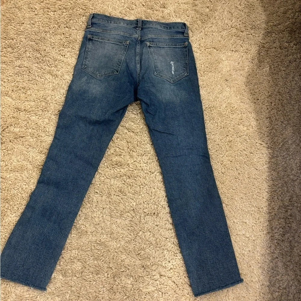 GAP Stretch Straight Leg Ripped Jeans Size 29